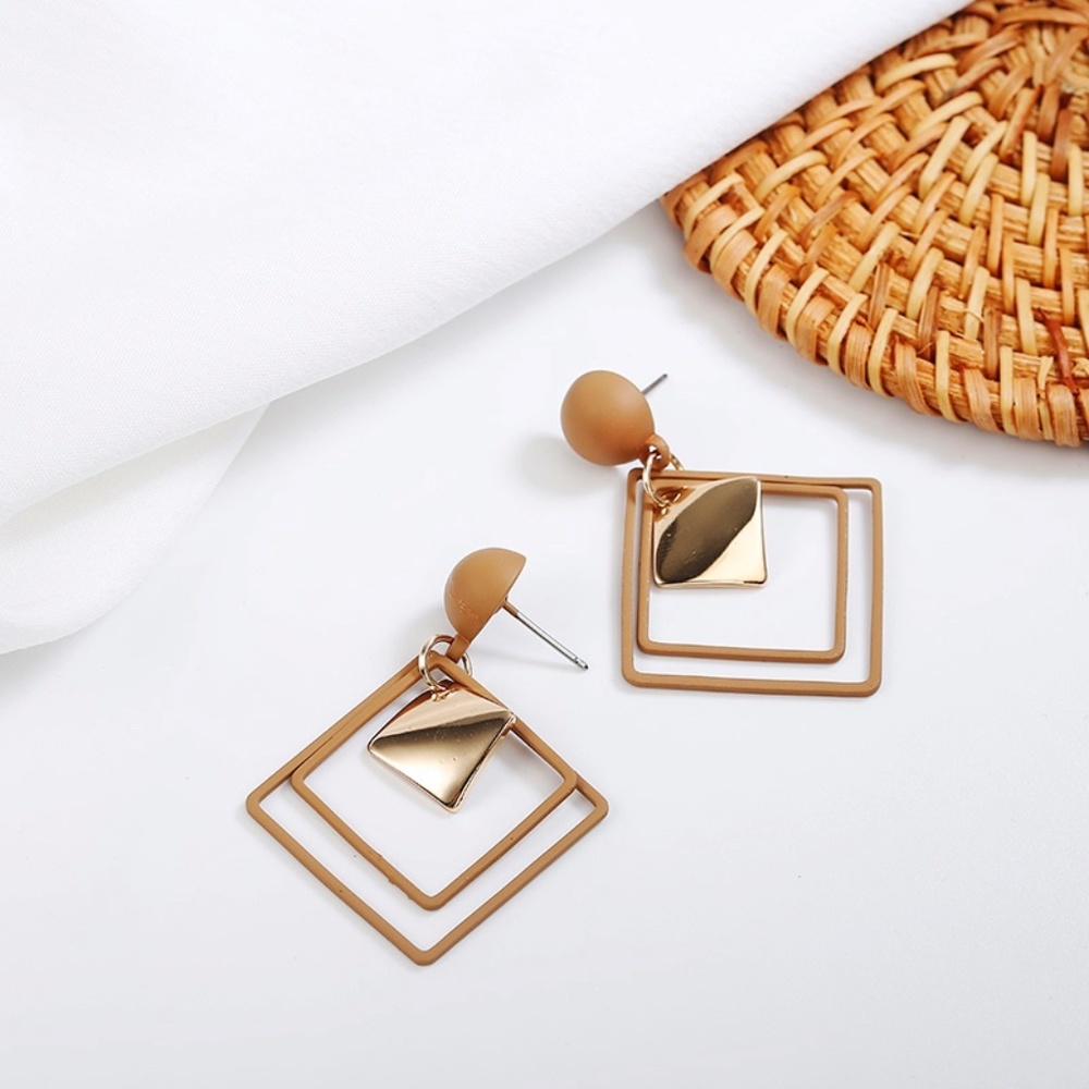 New Ivonne Destination Brown Drop Earrings
